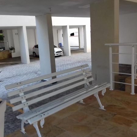 A 250M Da Praia Da Enseada Гуаружа Екстериор снимка
