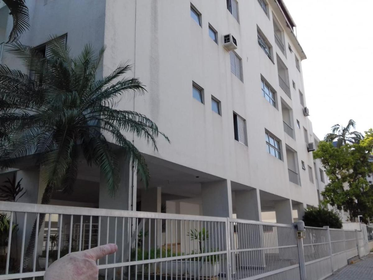 A 250M Da Praia Da Enseada Гуаружа Екстериор снимка